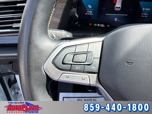 Used 2025 Volkswagen Atlas SE AWD/4WD image 22