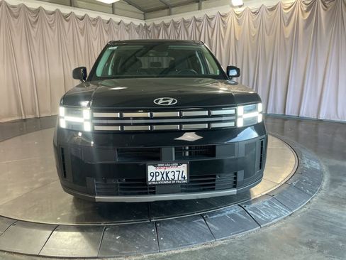 Used 2025 Hyundai Santa Fe SE image 3
