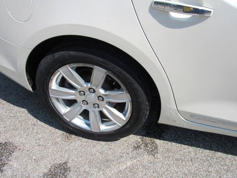 Used 2011 Buick LaCrosse CXL w/ Luxury Package FWD image 4