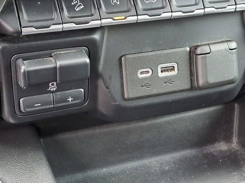 Used 2021 Chevrolet Silverado 1500 LT Trail Boss w/ Convenience Package II image 27