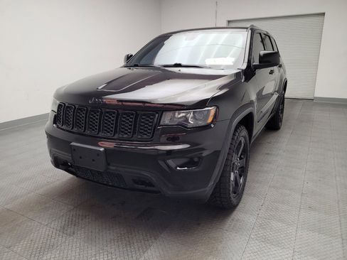 Used 2018 Jeep Grand Cherokee Laredo AWD/4WD image 15