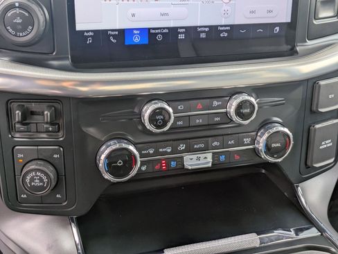 Used 2025 Ford F150 Lariat w/ Equipment Group 501A Mid image 25