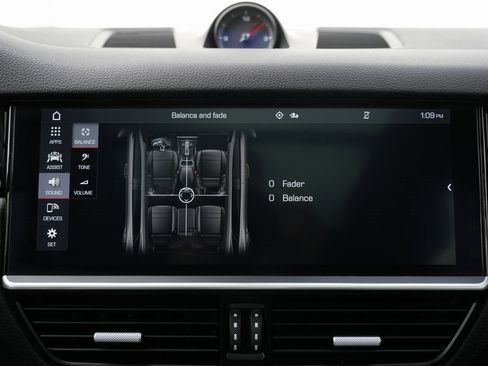 Used 2020 Porsche Cayenne image 64