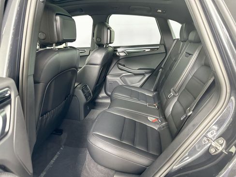 Certified 2025 Porsche Macan image 26
