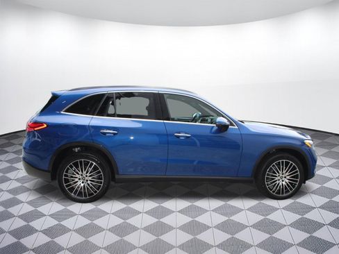 Used 2026 Mercedes-Benz GLC 300 image 8