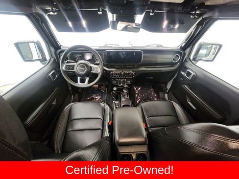 Certified 2024 Jeep Wrangler Unlimited Sahara w/ Technology Group AWD/4WD image 26