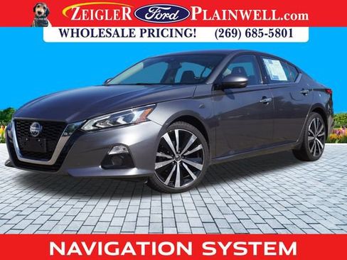 Used 2019 Nissan Altima 2.5 Platinum image 1