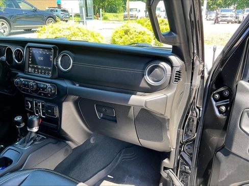 Used 2023 Jeep Wrangler Unlimited Sahara w/ Cold Weather Group AWD/4WD image 13