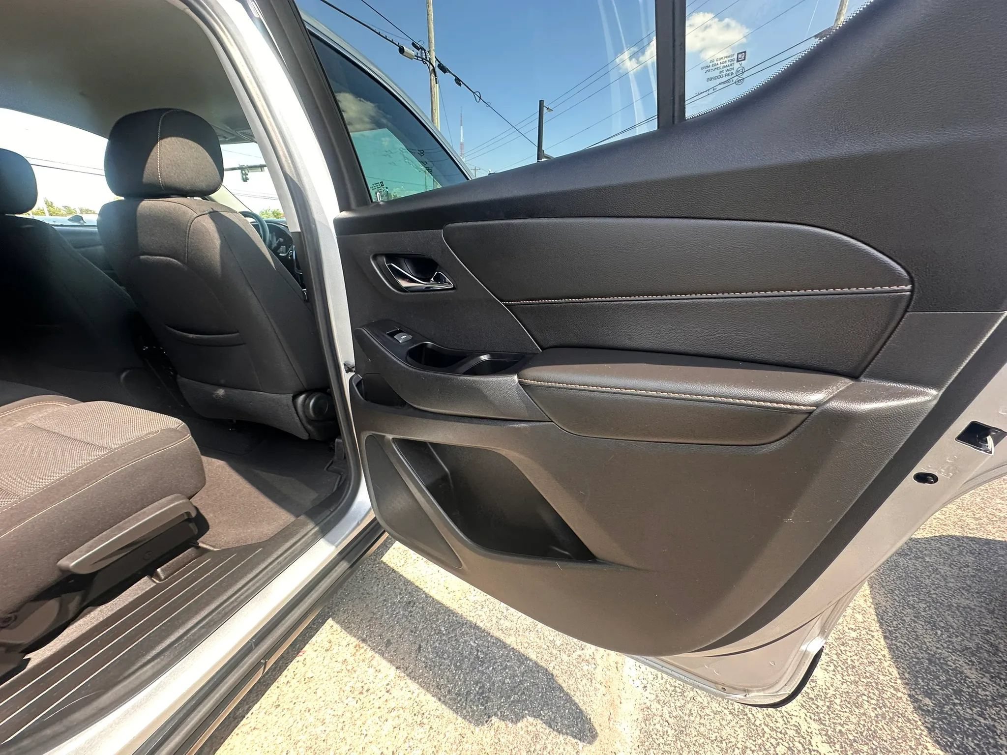 Used 2019 Chevrolet Traverse LS FWD image 21
