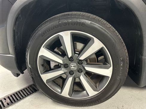 Used 2025 Honda Pilot Elite image 9