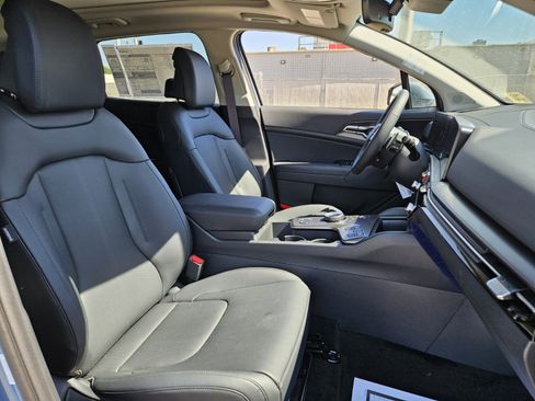 New 2026 Kia Sportage EX image 12