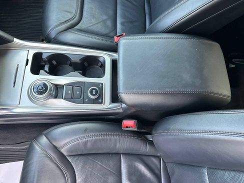 Used 2023 Ford Explorer Platinum w/ Technology Package AWD/4WD image 25