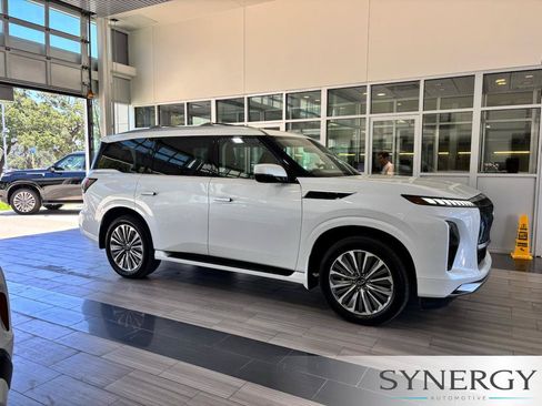 Certified 2026 INFINITI QX80 Luxe AWD/4WD image 3
