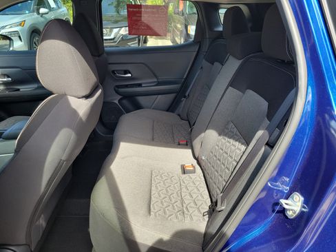 Used 2025 Nissan Kicks SV w/ SV Premium Package FWD image 12