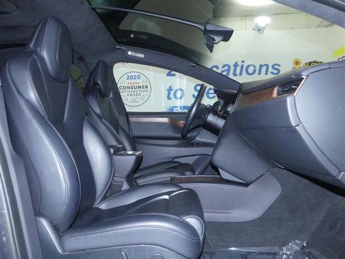 Used 2018 Tesla Model X 100D image 16