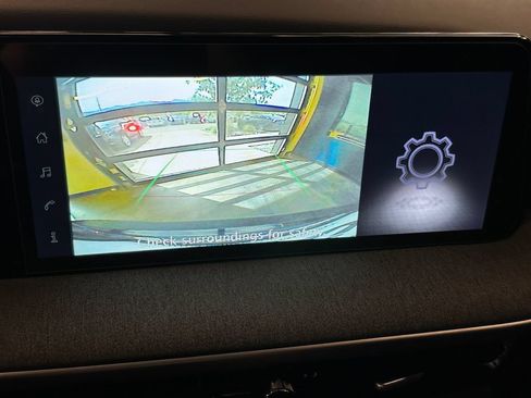 Used 2025 Nissan Kicks SV FWD image 14