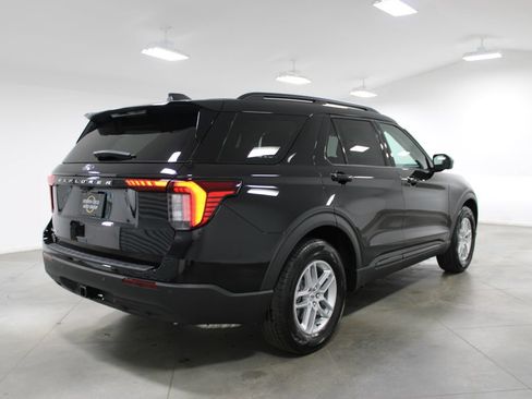 New 2026 Ford Explorer Active RWD image 12