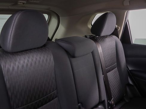 Used 2020 Nissan Rogue SV FWD image 27