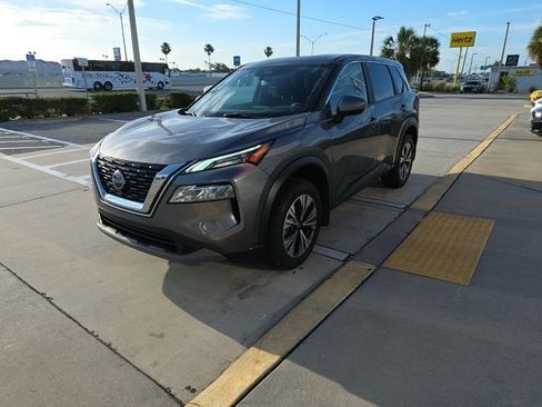 Used 2023 Nissan Rogue SV image 8