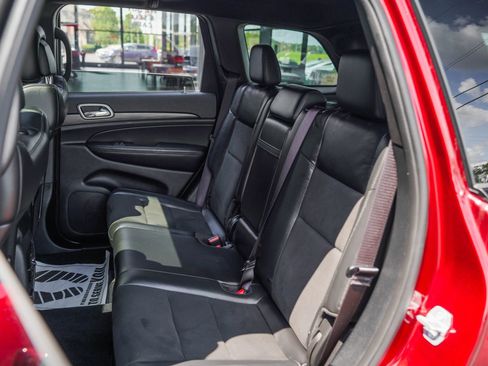 Used 2020 Jeep Grand Cherokee Altitude AWD/4WD image 29