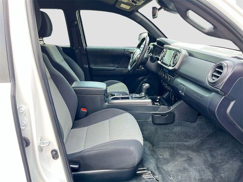 Used 2023 Toyota Tacoma TRD Off-Road image 24