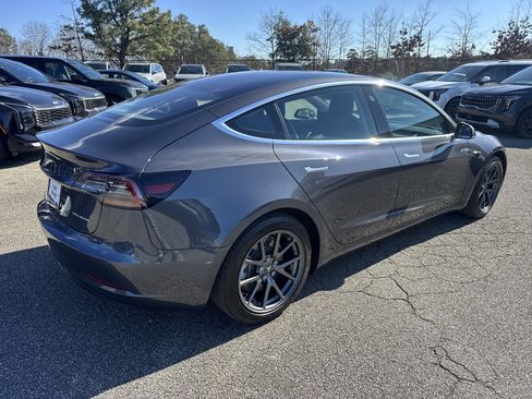 Used 2018 Tesla Model 3 Long Range image 7