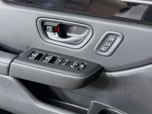 Used 2025 Honda Pilot EX-L image 15
