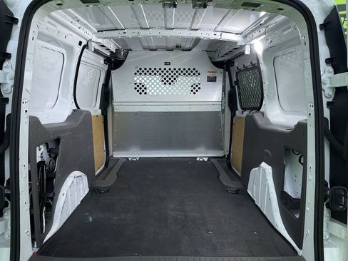 Used 2020 Ford Transit Connect XLT image 28