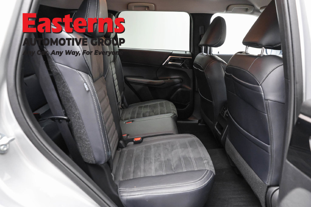Used 2024 Mitsubishi Outlander SE AWD/4WD image 23