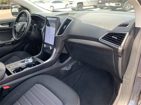 Certified 2024 Ford Edge SE w/ Black Appearance Package image 14