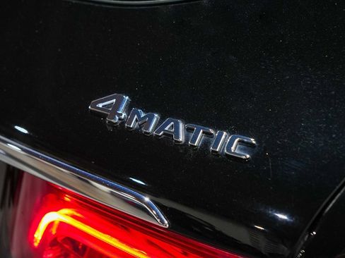 Used 2019 Mercedes-Benz GLC 300 4MATIC image 11