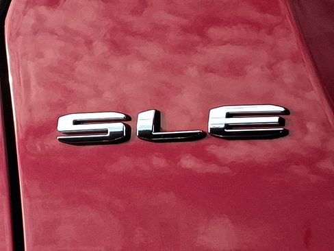 Certified 2023 GMC Acadia SLE image 31