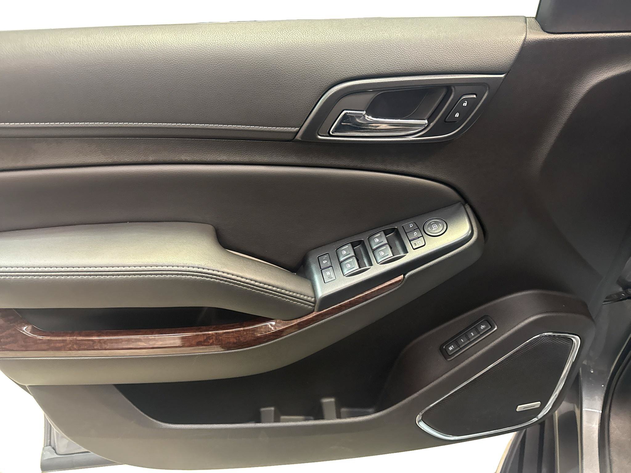 Used 2018 GMC Yukon XL SLT w/ Premium Edition AWD/4WD image 15