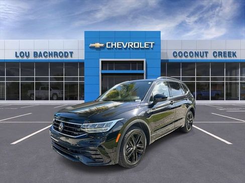 Used 2022 Volkswagen Tiguan SE R-Line FWD image 4