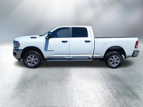 Used 2024 RAM 2500 Big Horn AWD/4WD image 2