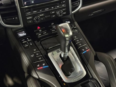 Used 2016 Porsche Cayenne AWD/4WD image 37