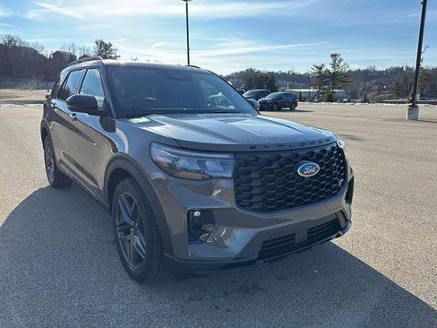 New 2026 Ford Explorer ST w/ Sun And Sound Package image 6