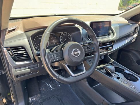 Used 2023 Nissan Rogue SV w/ SV Premium Package FWD image 13