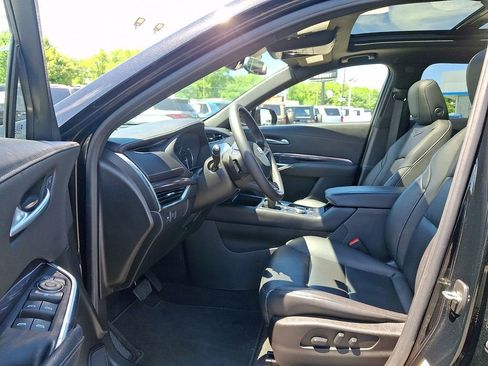 Certified 2023 Cadillac XT4 Luxury w/ Cold Weather Package AWD/4WD image 15