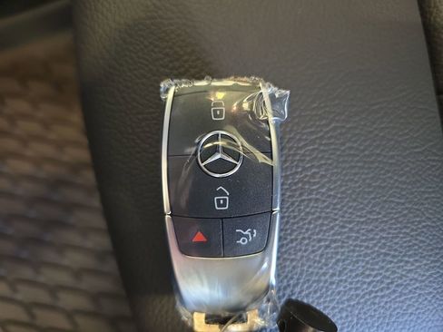 New 2026 Mercedes-Benz GLB 250 image 36