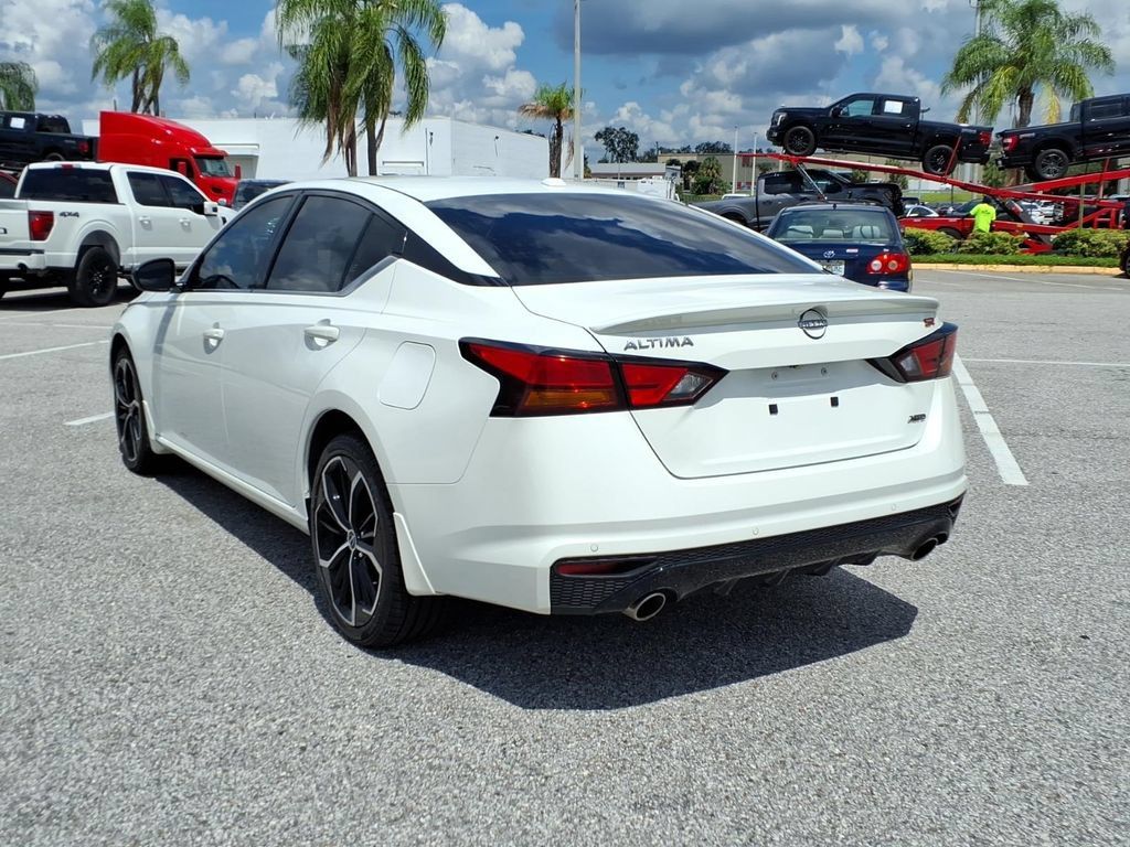 Used 2023 Nissan Altima 2.5 SR AWD/4WD image 5