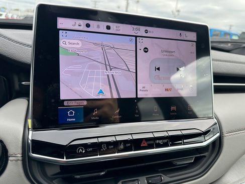 Used 2026 Jeep Compass Limited w/ Sun, Sound & Navigation Group image 19