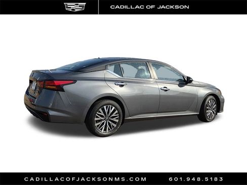 Used 2025 Nissan Altima 2.5 SV image 5