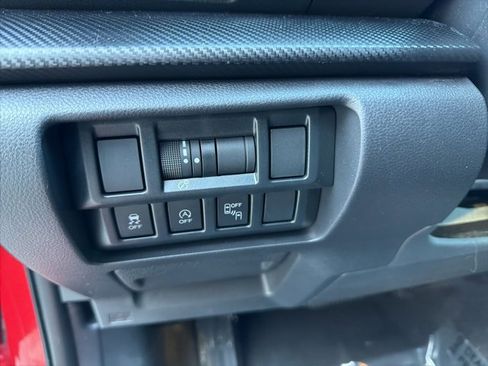 Used 2021 Subaru Crosstrek 2.0i Premium w/ Moonroof Package image 37