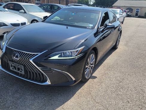 Used 2019 Lexus ES 300h FWD image 2