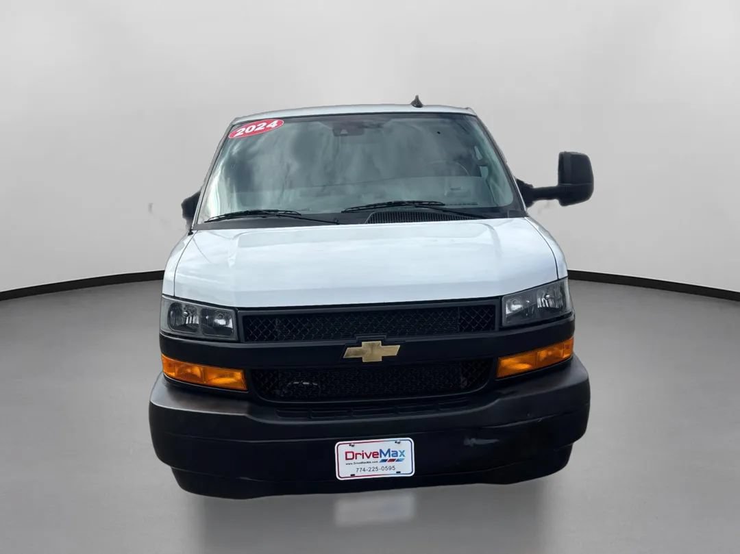Used 2024 Chevrolet Express 3500 w/ Power Convenience Package RWD image 2