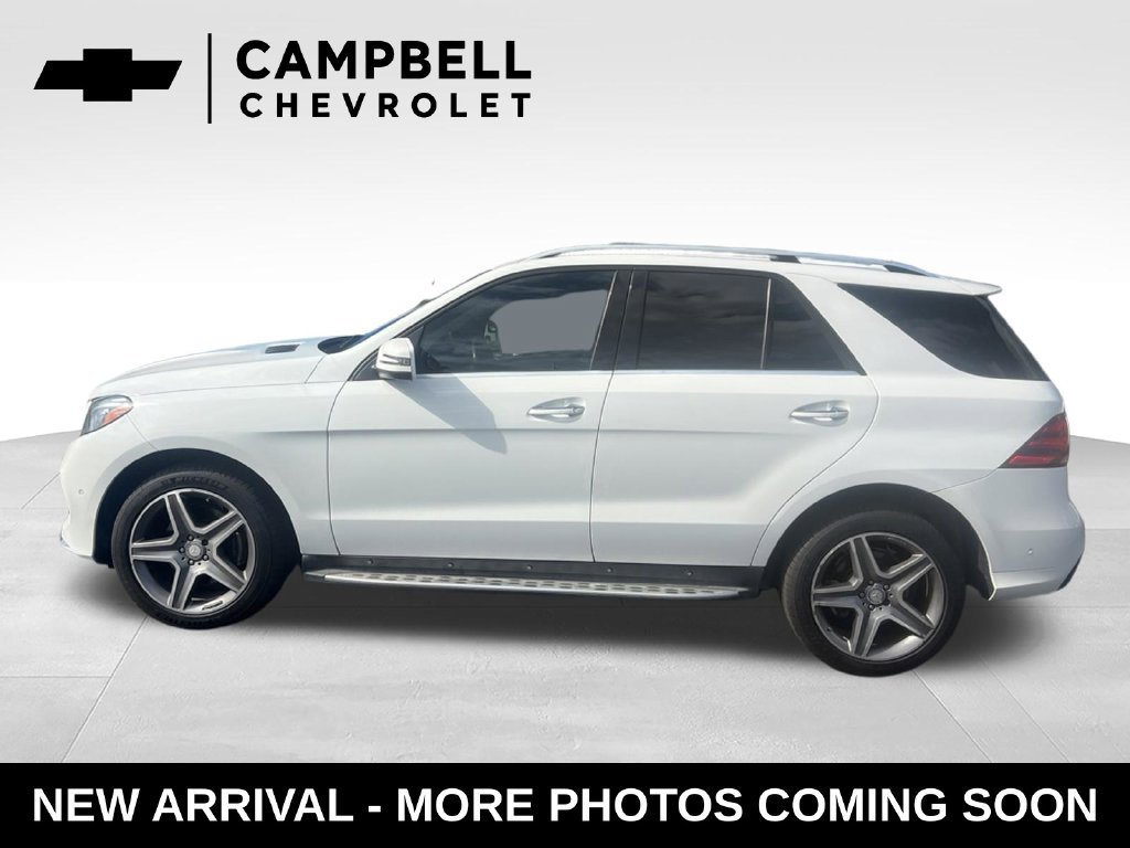 Used 2017 Mercedes-Benz GLE 400 4MATIC w/ Premium 3 Package image 2