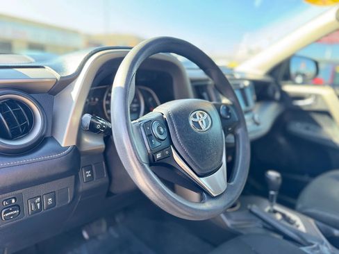 Used 2015 Toyota RAV4 XLE image 9