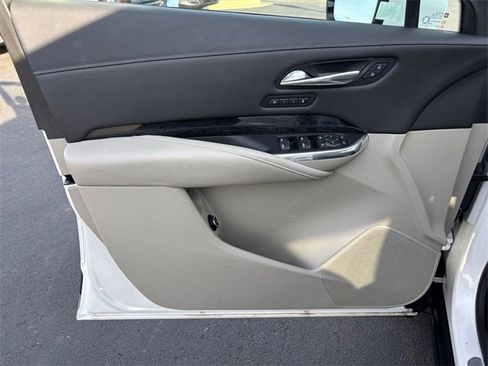 Used 2021 Cadillac XT4 Premium Luxury w/ Cold Weather Package image 18