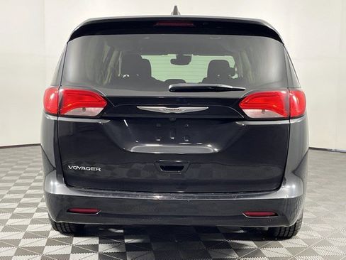 Used 2023 Chrysler Voyager LX FWD image 7